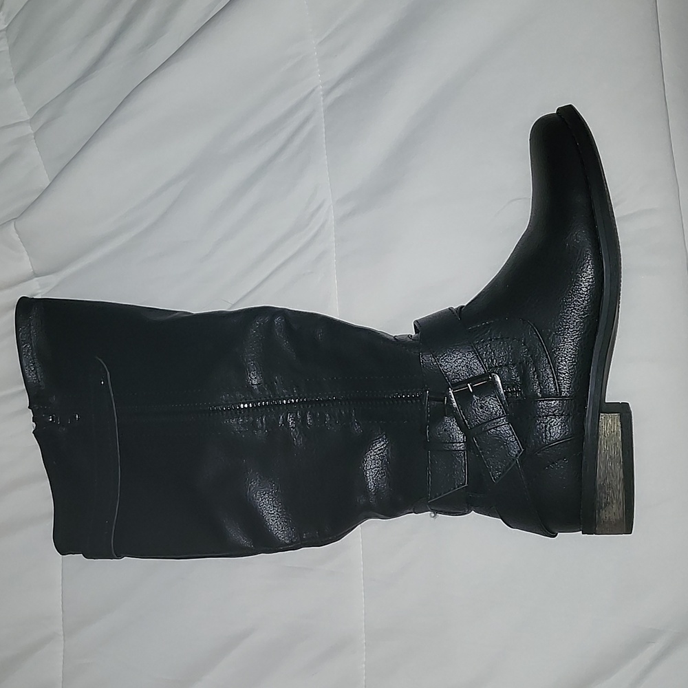 Like new knee high black boots